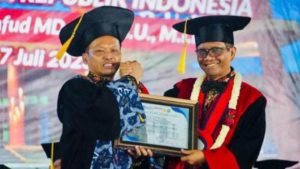 Orasi Ilmiah di UTM, Mahfud MD Curhat Peran Gus Dur