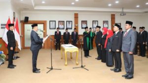 Bupati Sampang Lantik 5 Pejabat Lolos Seleksi Terbuka