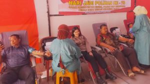 Polwan Polres Sampang Gelar Donor Darah