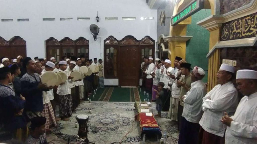 Antusias Jamaah Masjid Ar-Rohmah Temoran Gelar Maulidurrasul