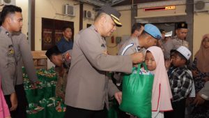 Polres Sampang Santuni 1000 Anak Yatim