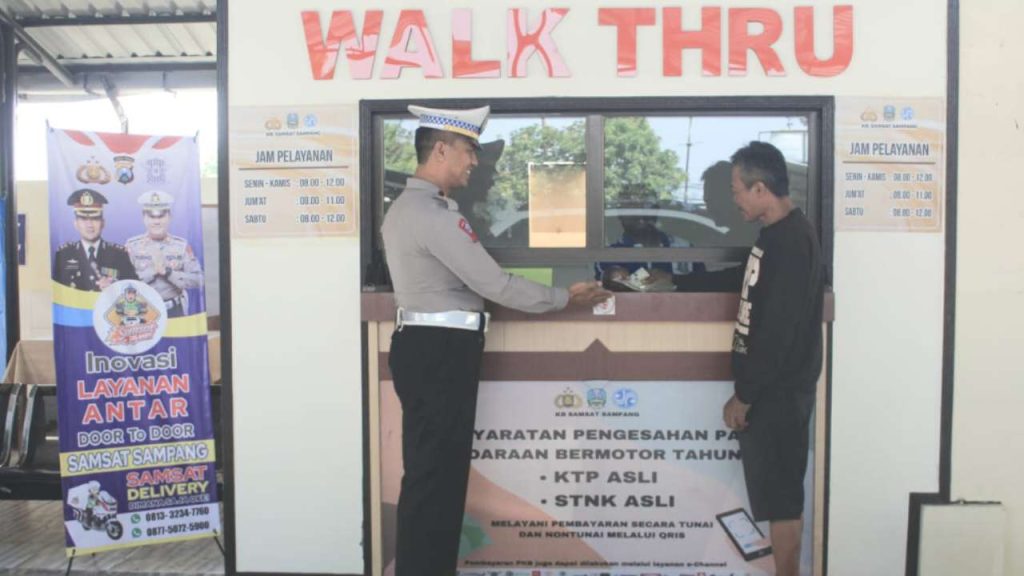 Artis Samsat Sampang Permudah Pelayanan Masyarakat