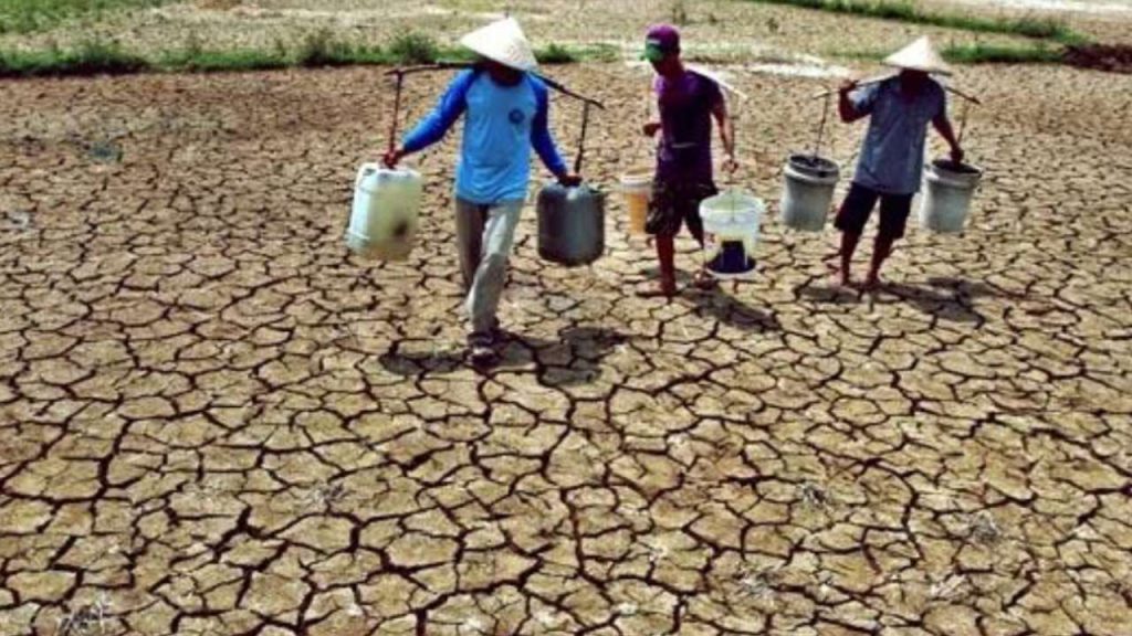 Terancam Kekeringan, Warga Kedungdung Krisis Air Bersih