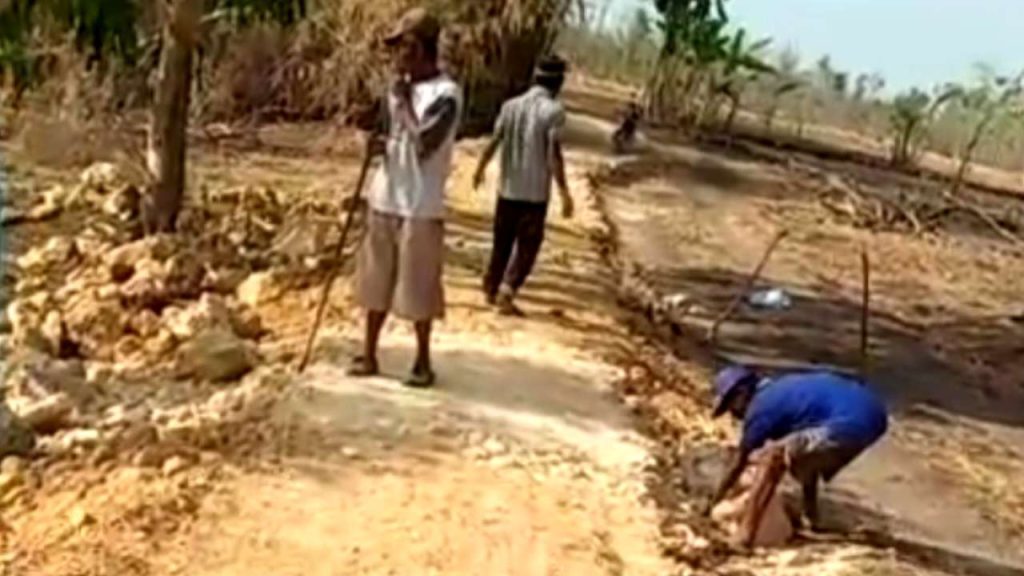 Proyek JUT di Sreseh Sampang Serobot Tanah Warga