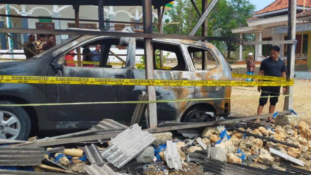 Mobil Kiai di Sampang Diduga Dibakar OTK