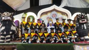 Kreativitas Santri Warnai Haflatul Imtihan Darut Tauhid 3 Madupat