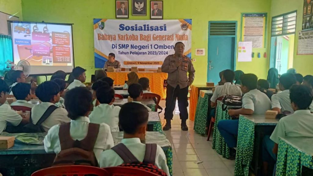 Polsek Omben Ajak Pelajar Jauhi Narkoba