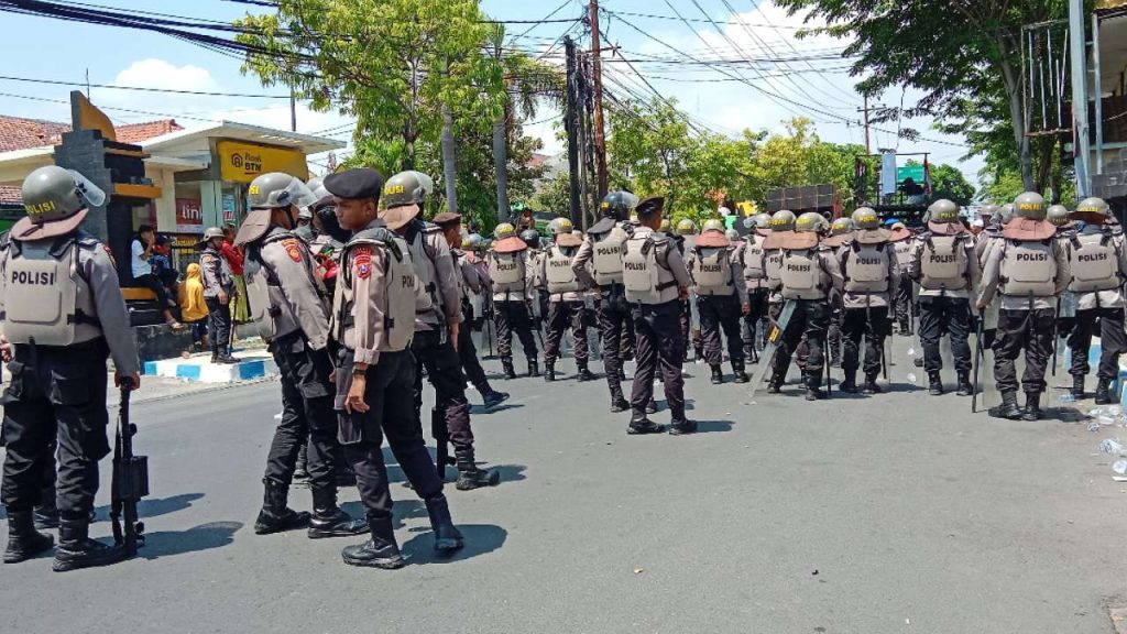 Demo AMCM Ke Polres Sampang Kondusif
