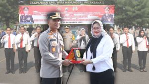 Penyidik PPA dan Kapolres Sampang Terima Reward TRC PPAI