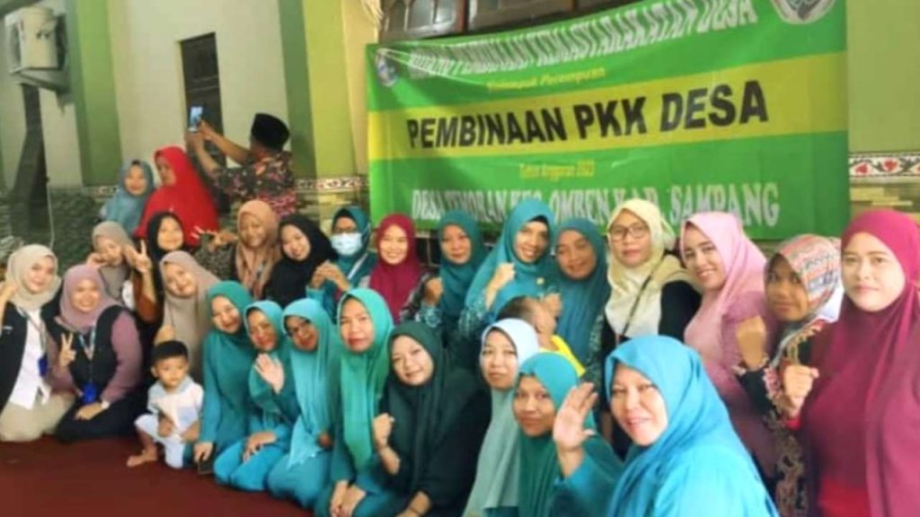 Ketua TP PKK Omben Turba Ke Desa Temoran, Titip Pesan Moral