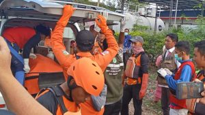 Identitas Mayat Mengapung di Perairan Mandangin Sulit Diketahui