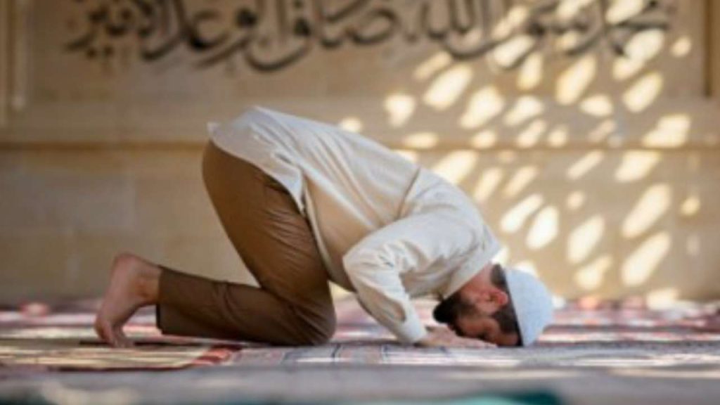 Sekilas Penjelasan Tentang Menjamak Sholat