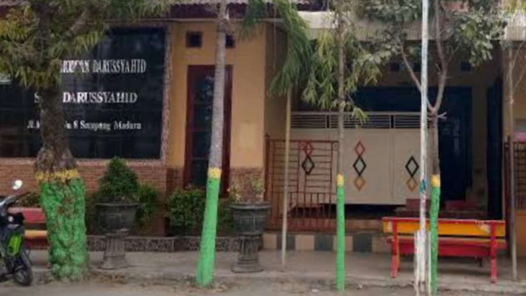 Ponpes Darussyahid Sampang Buka Sekolah Gratis