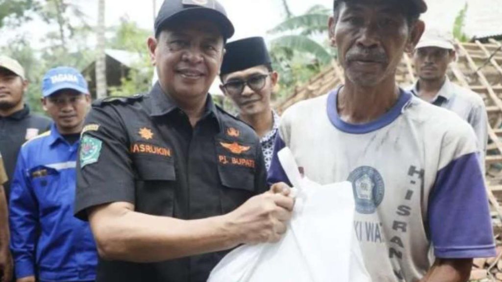 Turba Ke Korban Bencana, PJ Bupati Pamekasan Janjikan Bantuan