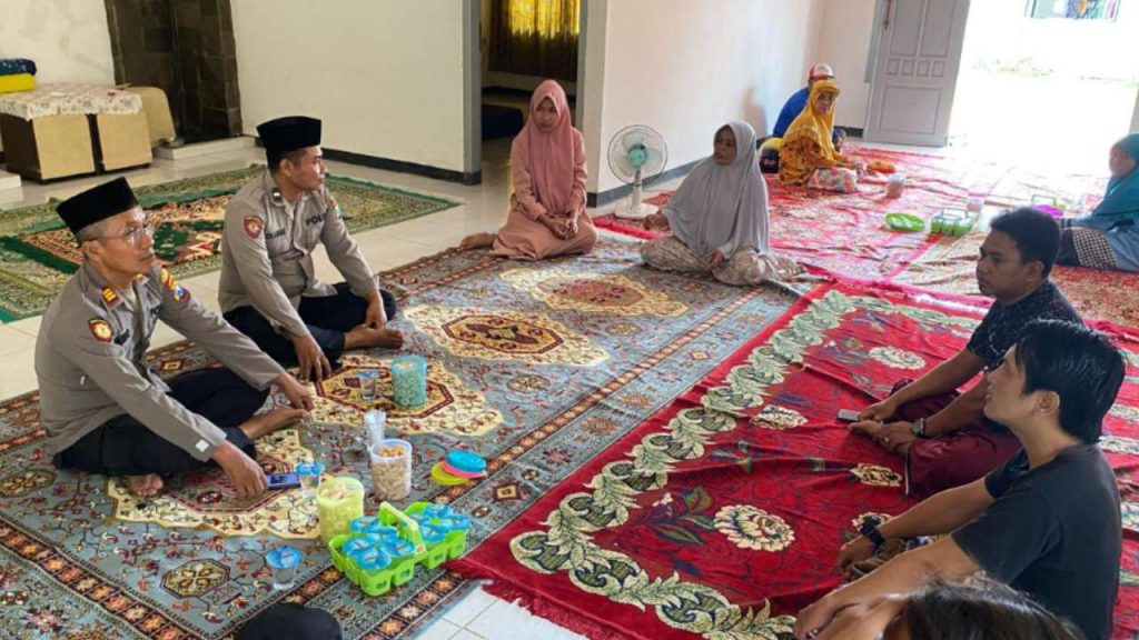Polres Sampang Sambangi Rumah Duka Anggota KPPS