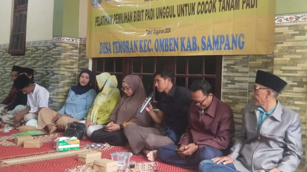 Pemdes Temoran Gelar Pelatihan Cocok Tanam Padi Unggulan