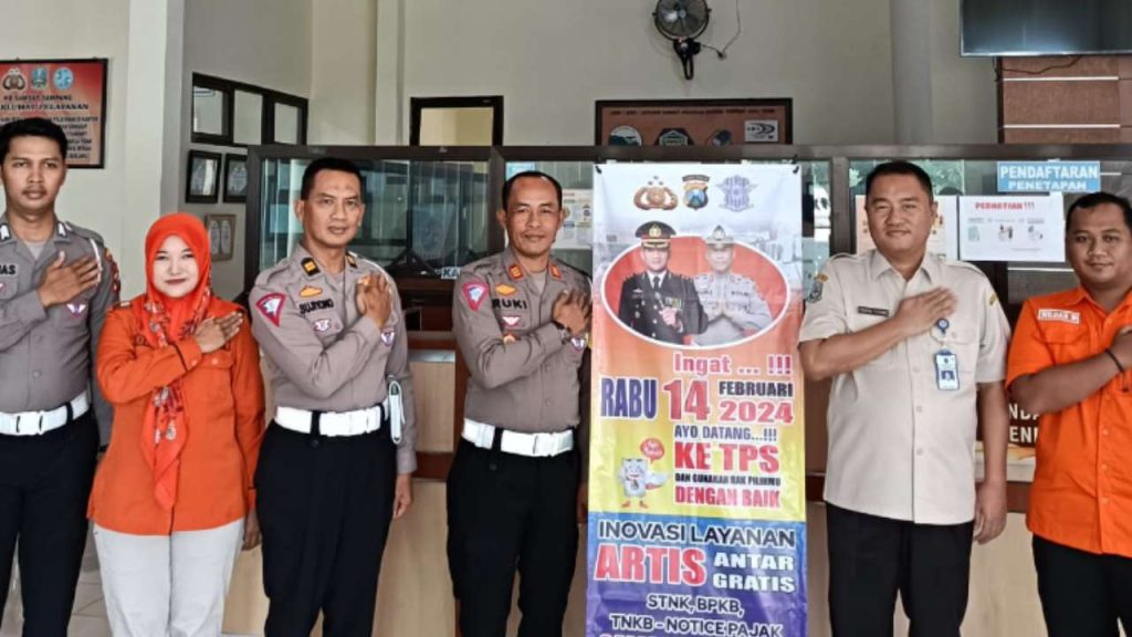 Berikan Pelayanan Prima, Samsat Sampang Siapkan Artis