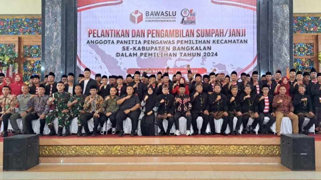 Persiapan Pilkada 2024, Bawaslu Bangkalan Lantik 54 Panwascam