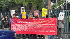 Puluhan Mahasiswa Gelar Aksi Unjuk Rasa di Depan Gedung KPK