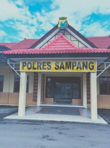 Ketua L-KPK mempertanyakan kinerja Polres Sampang.