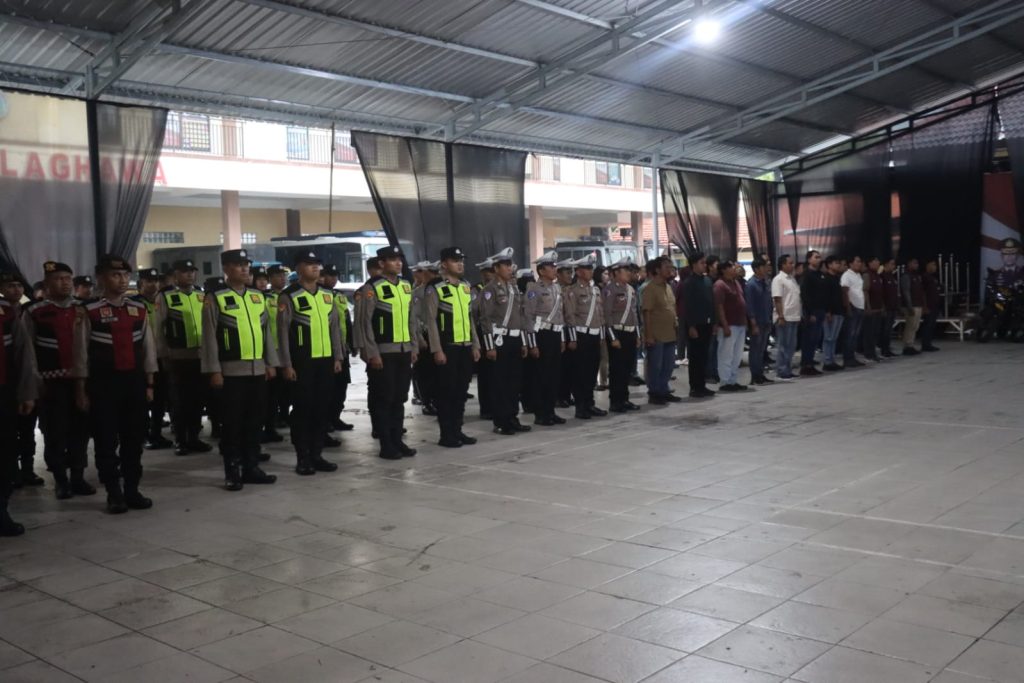 Apel Siaga Digelar Polres Sampang jelang Natal 2024