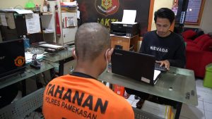 Rekaman CCTV “Bantu” Satreskrim Polres Pamekasan Tangkap Pencuri Kotak Amal Masjid