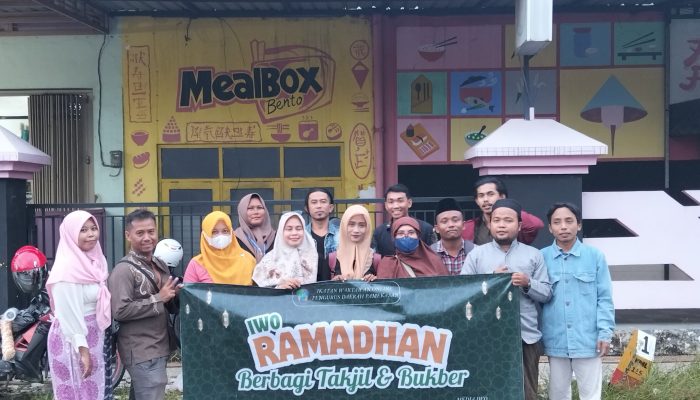 Berburu Berkah Ramadhan IWO Bagikan Ratusan Takjil Gratis