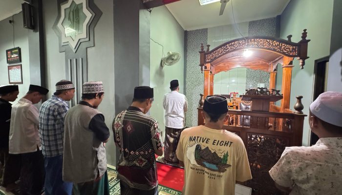 Tingkatkan Nilai Spiritual, Kalapas Narkotika Kelas IIA Pamekasan Pimpin Tarawih Berjamaah