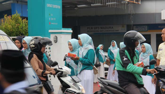 PIKK Bersama Srikandi PLN UP3 Madura Salurkan Ratusan Takjil