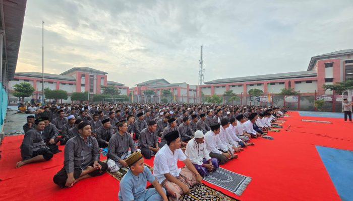 Wakil Ketua PCNU Pamekasan Pimpin Sholat Idul Fitri Dalam Lapas Narkotika