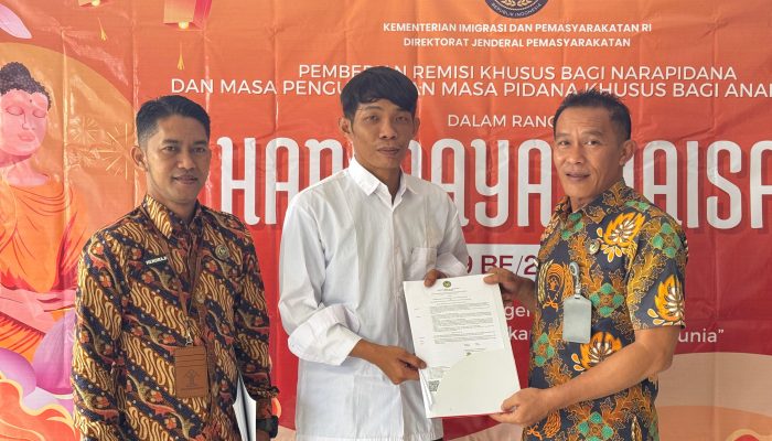 Lapsustik Pamekasan Peringati Hari Raya Waisak dengan Memberi Remisi Khusus WNA Asal Malaysia