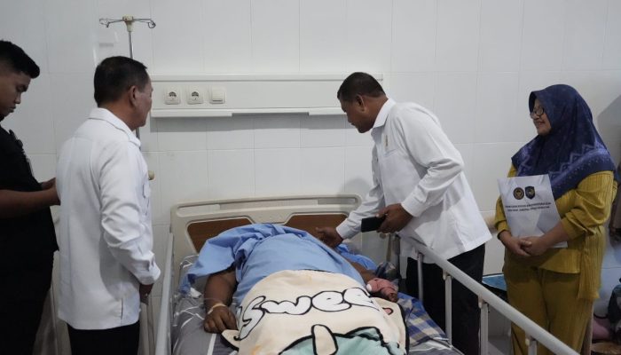 Dirjenpas Sambangi Petugas Lapas yang Terluka di Nabire