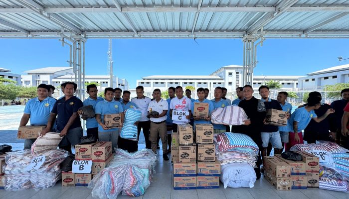 Lapas Narkotika Pamekasan Bagikan Peralatan Mandi Kepada Napi
