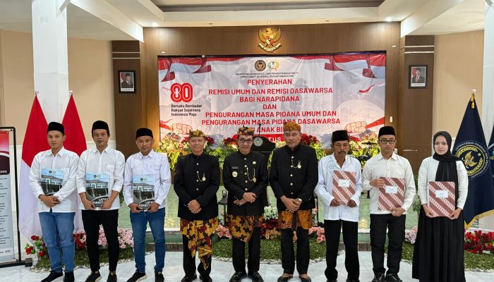 HUT RI ke – 80 Ratusan Napi Lapas Narkotika Pamekasan Terima Remisi