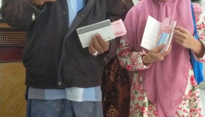 Pemdes Rapa Laok Salurkan BLT DD Tahap Pertama