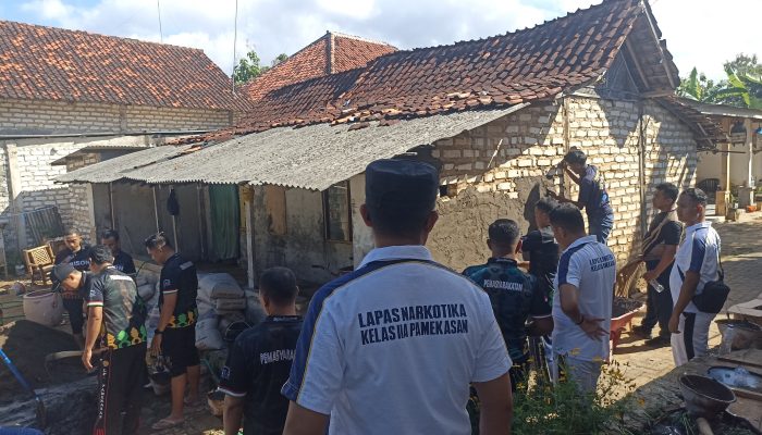 Lapas Narkotika Pamekasan Gelar Program Bedah Rumah